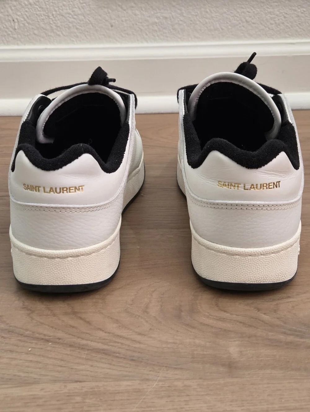 Saint Laurent Unisex Sl61 Low Top Sneaker 42.5 (M 9) Designer Streetwear Casual